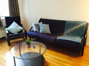 Stylish Montreal Apartment: Comfortable Stay in the Golden Square Mile